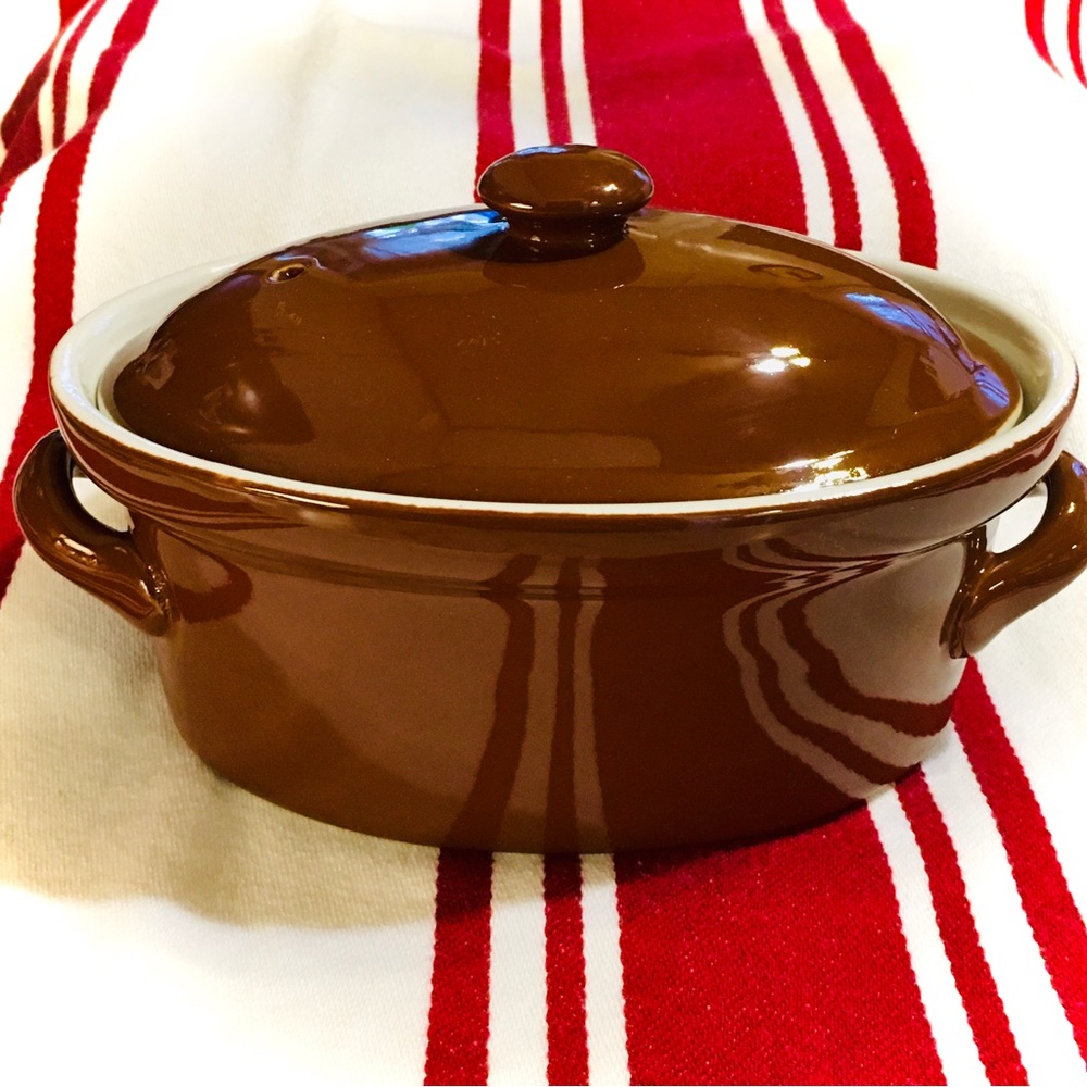 HALL CERAMIC CASSEROLE—VINTAGE COVERED GLAZED BROWN OVENPROOF LIDDED BAKING DISH